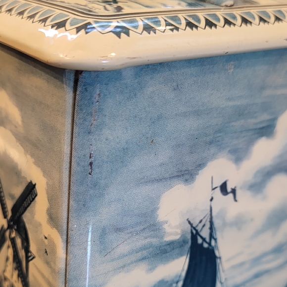 Vintage Blue and Ivory MFM Biscuit or Tea Tin Decorated with Ships and Windmills - Picture 8 of 13